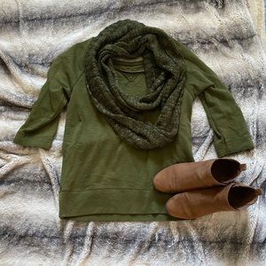 Olive Green Eddie Bauer Sweatshirt 🌲